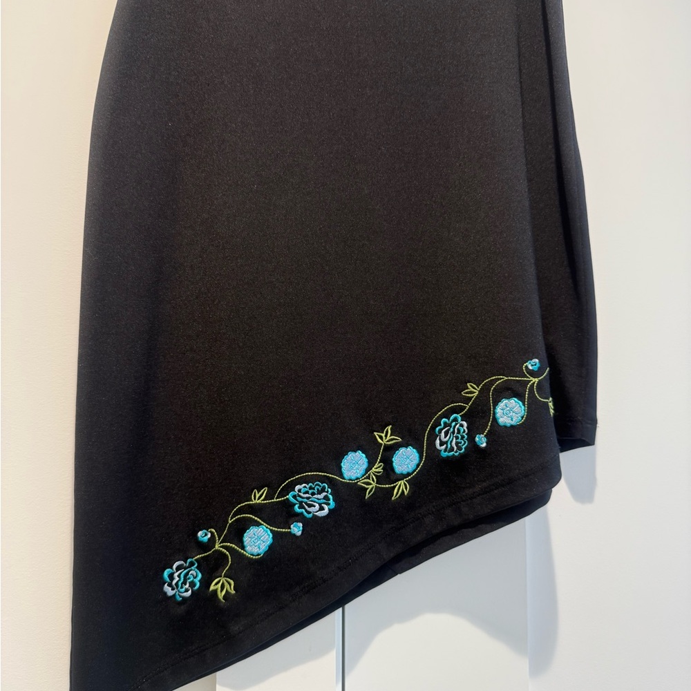 Chic Black A-Line Skirt with Blue Floral Embroidery